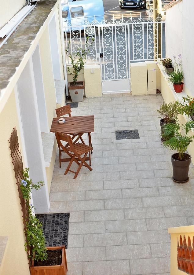 Mistral Appartements Пор-Сен-Луї-дю-Рон Екстер'єр фото