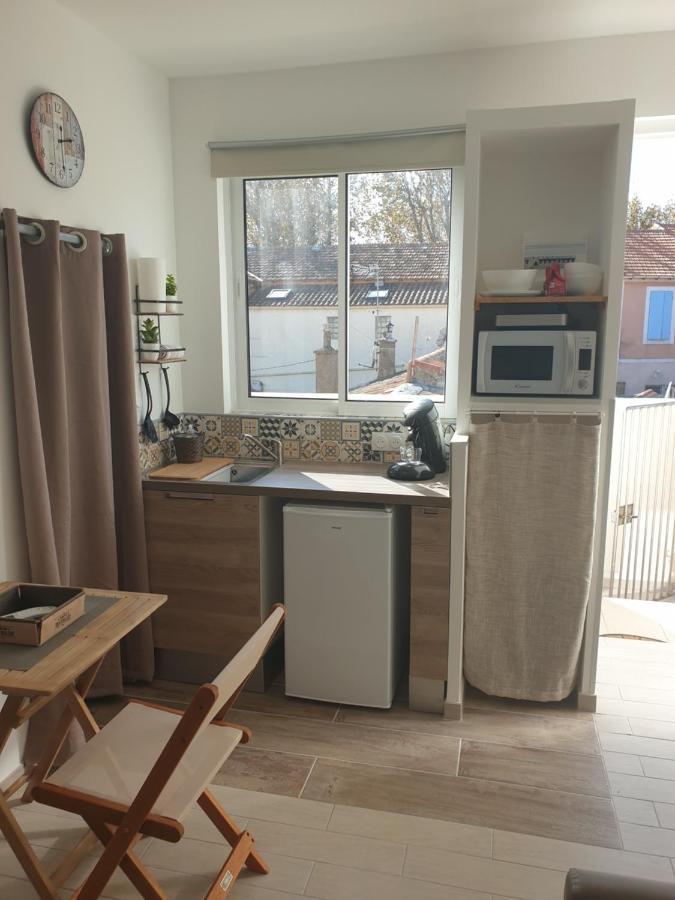 Mistral Appartements Пор-Сен-Луї-дю-Рон Екстер'єр фото