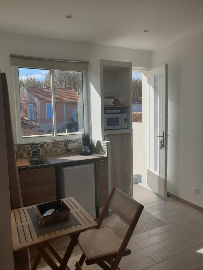 Mistral Appartements Пор-Сен-Луї-дю-Рон Екстер'єр фото